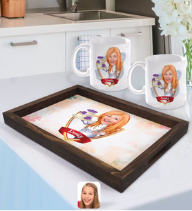 BK Gift Kişiye Özel İsimli Kadın Chef Karikatürlü Doğal Ahşap Tepsi ve 2’li Kupa Bardak Seti-2