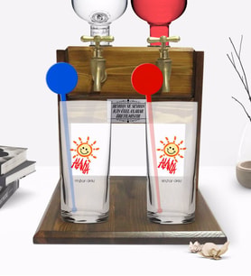 BK Gift Kişiye Özel Renkli Baskılı Alanya Tasarımlı Turistik İkili Vodka Bardağı ve Çift Musluklu Doğal Ahşap Vodka Standı-1 (Model 1)