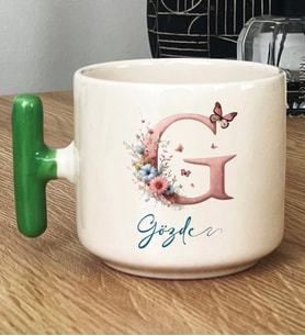 Kişiye Özel Çiçekli Kelebekli G Harfli Hediye T Kupa Bardak İsimli İsim Yazılı (Yeşil)