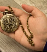 Retro Osmanlı Arma Kabartmalı Quartz Köstekli Saat