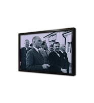 Atatürk Tcdd Önünde Çerçeveli Mdf Tablo