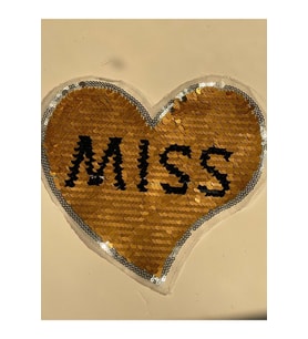 20X21 CM PUL PAYETLİ MISS YAZILI KALP APLİKE YAMA ARMA