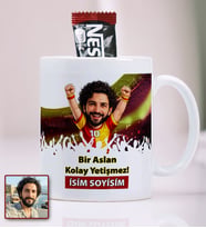 BBaskı TASARLANABİLİR Kişiye Özel Fotoğraflı Karikatür Sarı Kırmızı Taraftar Kupa Bardak 330 ml Bir Aslan Kolay Yetişmez! İsim Soyisim A Kalite Premium Porselen (%80/%20) Kalıcı Baskı (Net Detay/Canlı Renkler) Bulaşık Makinesinde Yıkanabilir