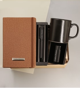 Kişiye Özel Termo Deri Taba Defter & Kişiye Özel Metal Tükenmez Kalem & Kişiye Özel Metal Çakmak &  Kupa Bardak Hediye Seti