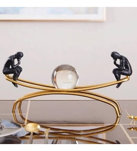 Özel Tasarım Düşünen Figürlü Kristal Küreli Masaüstü Süsleme (Reçine & Metal)