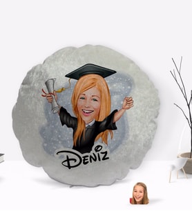 BK Gift Kişiye Özel İsimli Kadın Mezun Karikatürlü Yuvarlak Dekoratif Kırlent Yastık-1