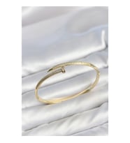 Mey İthalat® Gold Renk Çivi Model Zirkon Taşlı Kadın Kelepçe Bileklik