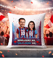 BK Gift Kişiye Özel İsimli Bordo-Mavi Sevgili Karikatürlü Beyaz Kırlent Yastık - Doğum Günü Hediyesi, Taraftar Hediyesi