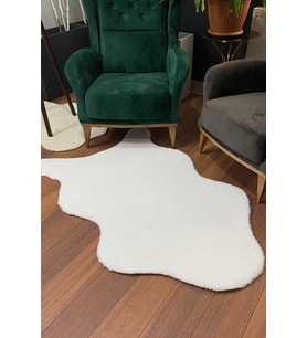 Beyaz Renkli Yumuşak Yüzeyli Kaydırmaz Post Peluş Halı
