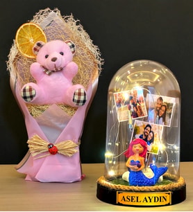 Kişiye Özel İsimli 3 Fotoğraflı Led Işıklı Fanus ve Pembe Peluş Ayıcık Buketi (Model 7)