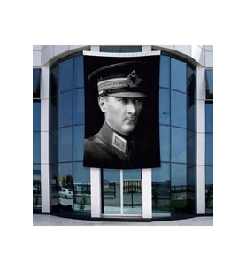 Askeri Kıyafeti ile Mustafa Kemal Atatürk Poster Bayrak Raşel Kumal 4x6 metre ATA44