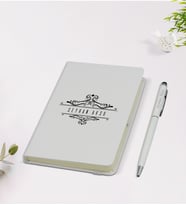 BK Gift Kişiye Özel İsimli 9x14cm Beyaz Defter ve Kalem Hediye Seti - Model 8