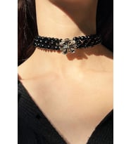 Kristal Çiçekli Siyah Tasma İnci Kolye