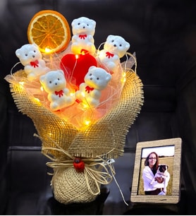 Kişiye Özel Fotoğraflı ve Led Işıklı Tatlı Ayıcıklar Buketi / Ahşap Fotoğraf Çerçeveli