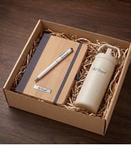 Kişiye Özel Pipetli ve Kulplu Paslanmaz Çelik Termos - 480 mL Mug & Defter & Kalem Hediye Seti