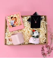 Kişiye Özel Pembe Instagram Çerçeve& Sevimli Işıklı Panda Kar Küresi& Pembe Renkli Kalp Model Zirkon Kolye& Pembe Renkli Kupa Hediye Seti