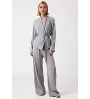 Kadın V Yaka Uzun Kol Relaxed Kalıp Dokuma Pijama Takımı Fonksiyonel Dayanıklı