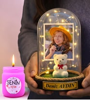 Kişiye Özel Fotoğraflı & Yazılı Led Işıklı Fanus ve Kokulu Mum (Beyaz Ayıcıklı)