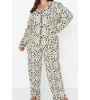 Tarz Rahat Büyük Beden Uzun Kollu Boru Paça Animal Desenli Örme Pijama Takımı (Çok Renkli)
