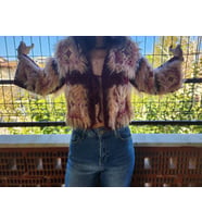 Bordo & Pudra Tüylü Motifli El Örgüsü Hırka – Bohem Vintage Tasarım (Çok Renkli)