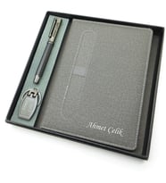 Signator® Codex  N343 Kişiye Özel Defterli Set - İsme Özel Gri Kalem + İsme Özel Gri Defter + İsme Özel Anahtarlık  İsme Özel Kutusunda Hediyelik Set (Karışık)
