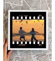 Stüdyo 14 Kişiye Özel Fotoğraflı Flim Şeridi 21x21 Sök Tak Çerçeve -Sevgiliye Hediye Arkadaşa Hediye