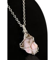 Sertifikalı Ham Işlenmemiş Tel Sargılı Afrika Pembe Opal Taşı Kolye (Çok Renkli)