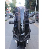 MOTOCAM Aprilia SR GT 400 Ön Cam 2025-2026 Model 63cm Siyah Renkli 4mm