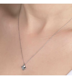 Ucarticaret S-warovski Taşlı Gümüş Dörtgen Bayan Kolye