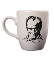 BEYAZ ATATÜRK PORTRE İMZA KUPA