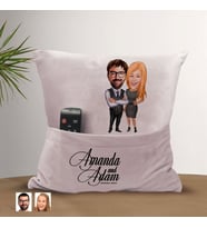 BK Gift Kişiye Özel Sevgililer Karikatür Tasarımlı Organizer Kumanda ve Atıştırmalık Cepli Pembe Kırlent Yastık-100 Arkadaşa Hediye, Cepli Yastık