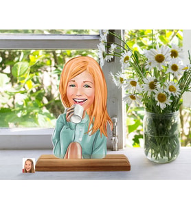 BK Gift Kişiye Özel Kadın Karikatürlü Ahşap Standlı Pleksi Biblo-102, Anneye Hediye, Arkadaşa Hediye