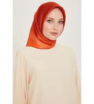 05 Armine Sura İpek Eşarp 9237D