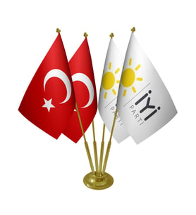 Masa Üstü İyi Parti Bayrağı Türk Bayrağı Dörtlü Pirinç Direk Masa Bayrak Seti