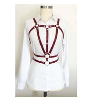 Beli Çift Sıralı Üçgen Deri Harness (Kırmızı)