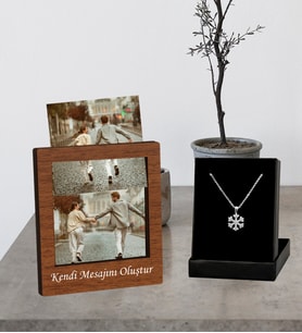 Kişiye Özel Polaroid Fotoğraf Albümü Kendi Mesajını Oluştur 4 Fotoğraflı Masaüstü Ahşap Çerçeve Ve Kartanesi Kolye Set