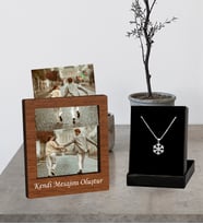 Kişiye Özel Polaroid Fotoğraf Albümü Kendi Mesajını Oluştur 4 Fotoğraflı Masaüstü Ahşap Çerçeve Ve Kartanesi Kolye Set