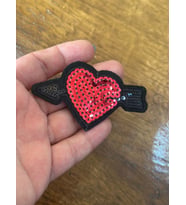 8X5 CM ÜTÜ İLE YAPIŞAN KIRMIZI PAYETLİ KALP ARMA DİKİŞ APLİKE