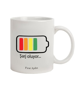 Kişiye Özel Şarj Oluyor Temalı Seramik Kupa Bardak