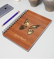 Kişiye Özel Kelebek Desenli Ahşap Kapaklı Defter - Ajanda - İsme Özel - A5 60 Yaprak (120 SAYFA) Hediyelik (Gold)
