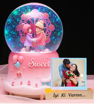 Kişiye Özel Fotoğraflı Pembe Dönme Dolap Romantik Aşıklar Işıklı Müzikli Kar Küresi