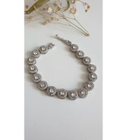ÇELİK KADIN BİLEKLİK SİLVER SAVAROWSKİ TAŞLI RENK ATMAZ ANTİALERJİK 18 CM FMACCESORİES
