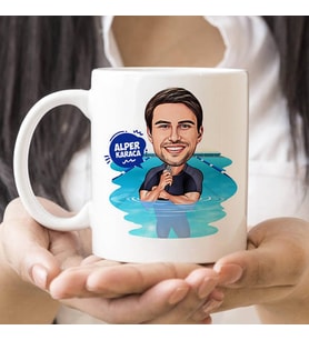 Kişiye Özel Havuzdaki Erkek Karikatürlü Kupa Bardak