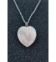 Nelleovana Doğal Taş Kalp Kolye ( Ortalama 2 Cm Uzunluk 2 Cm Genişlik )