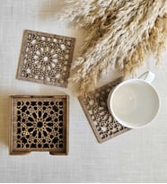 LeradLazerArt  6'lı Lazer Kesim Boyalı Ahşap Bardak Altlığı Seti. 12x12 cm. Ev ve iş yeri dekorasyonu