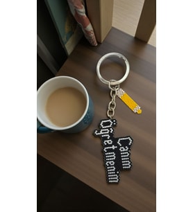 Miyuki Boncuk El Yapımı Canım Öğretmenim ve Sarı Kalem Anahtarlık/Çanta Süsü (Çok Renkli)