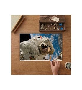 Uzayda Astronot Tasarımı 240 parça Ahşap Puzzle Ahşap Kutuda MP06912