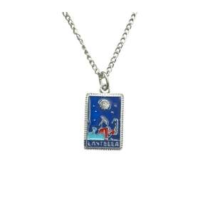 Mavi Renk Güneş Tanrısı Tarot Figürlü Unisex Kolye – Mistik, Spiritüel ve Anlamlı Tasarım