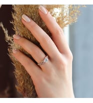 Round Kesim tasarım Rose Gold Kaplama Sky Diamond Yüzük