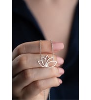 925 Ayar Gümüş Lotus Kolye